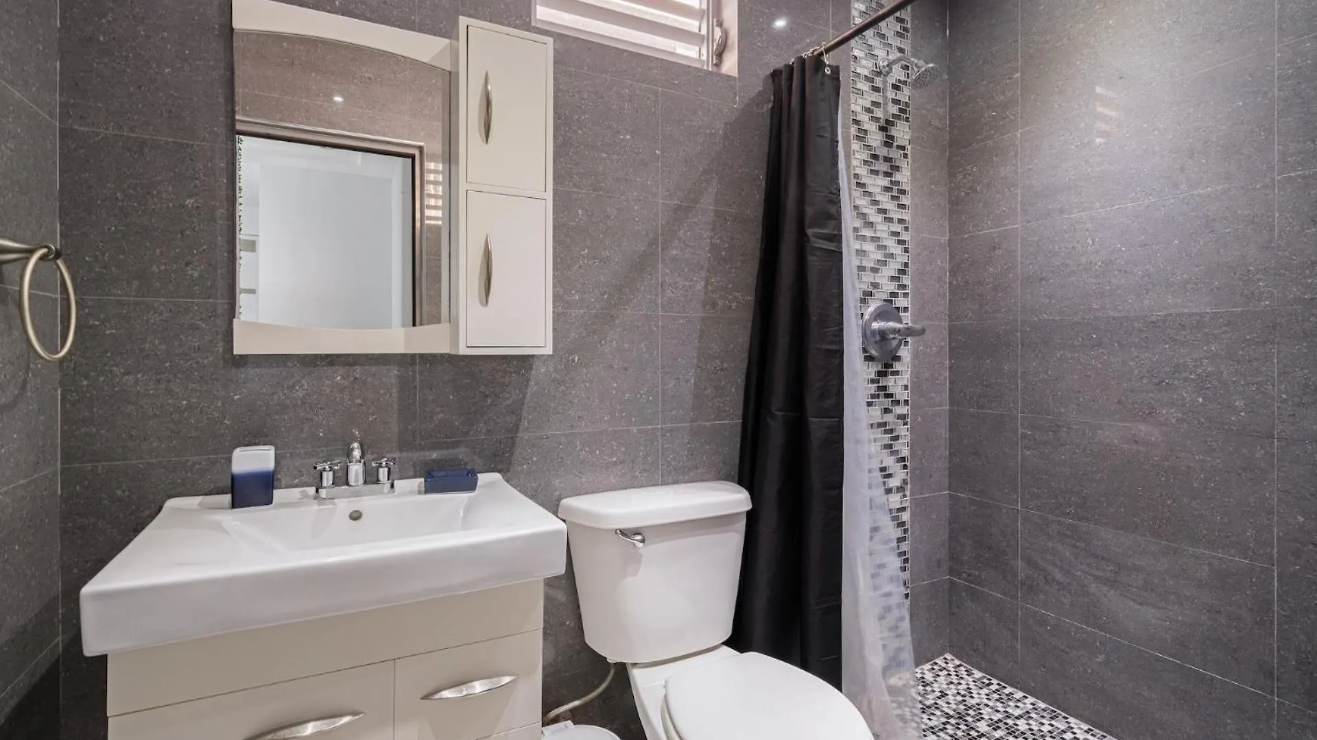 New - Cozy San Juan Condo - 3-Min Walk To Beach Front Apartment